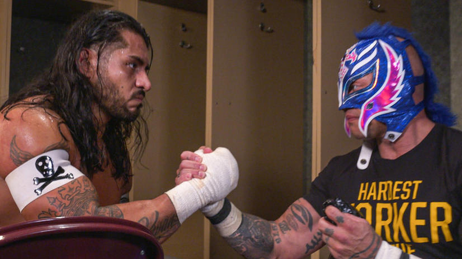 Rey Misterio vs.  Santos Escobar por el título estadounidense de la WWE, más