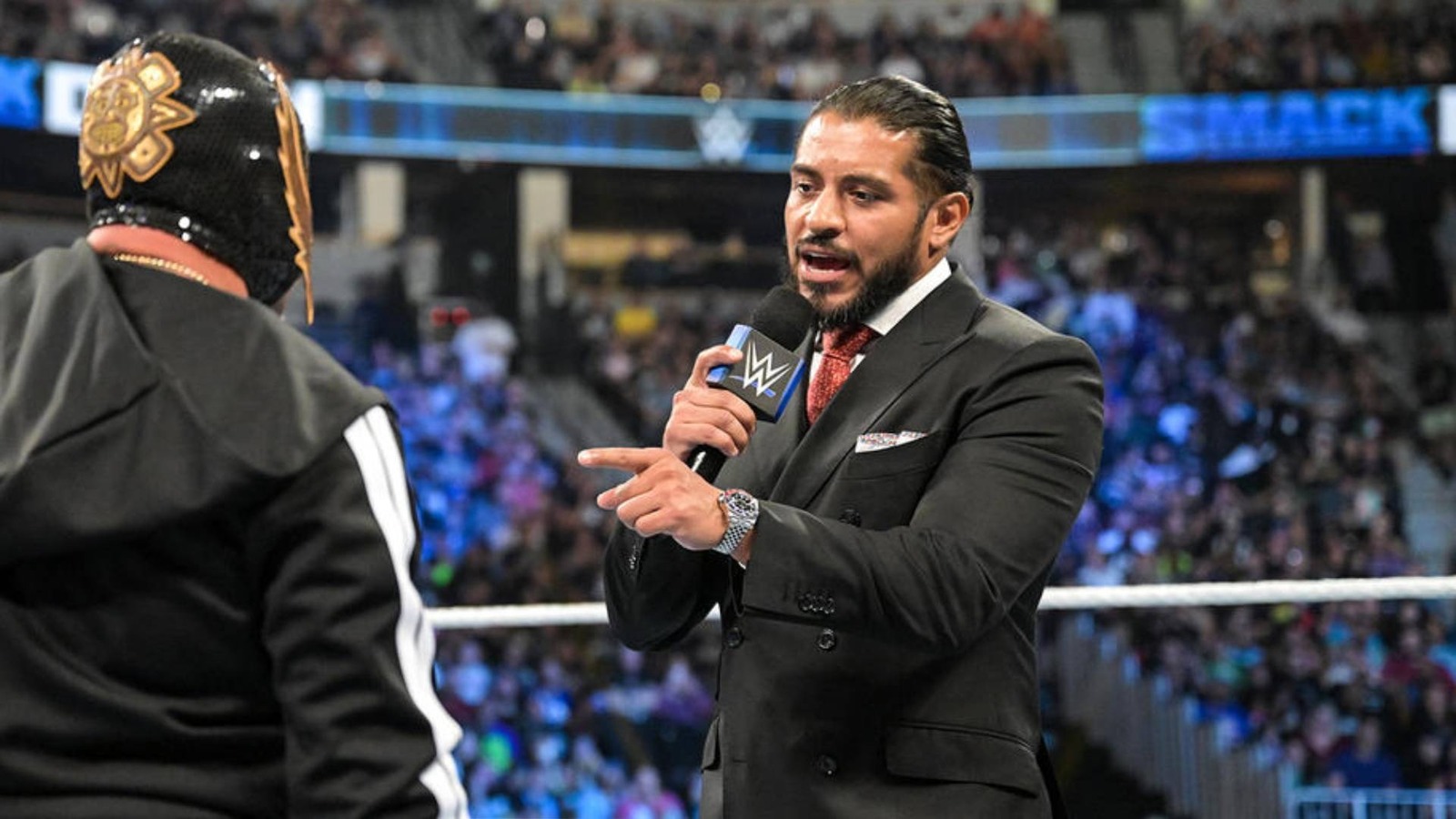 Santos Escobar explica por qué es importante para él representar la cultura mexicana en la WWE