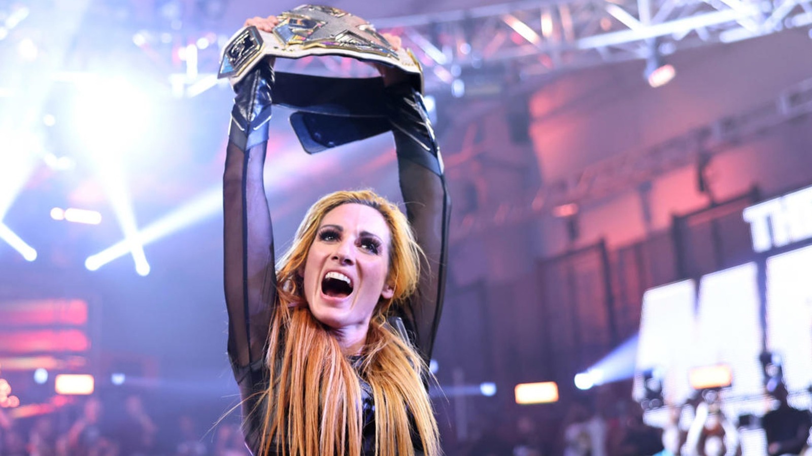 Seth Rollins comenta sobre Becky Lynch ganando el título femenino de WWE NXT