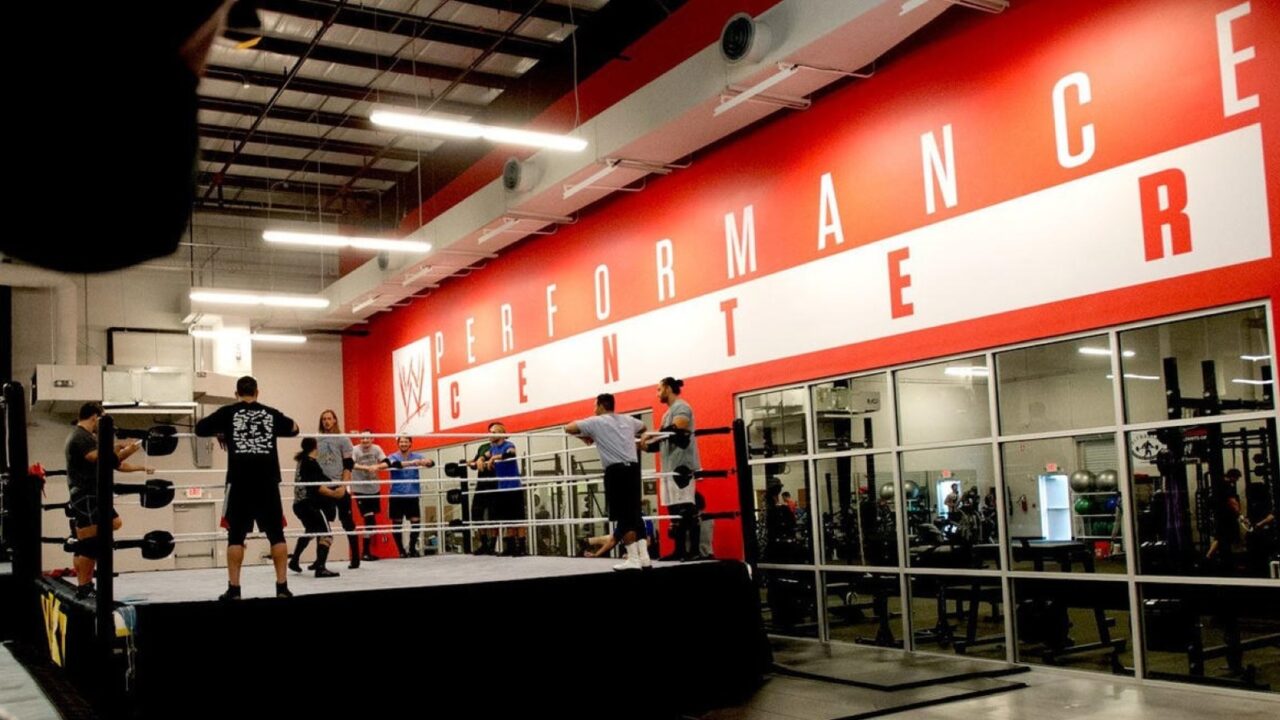 WWE agrega otro aprendiz del Performance Center a la lista de ...