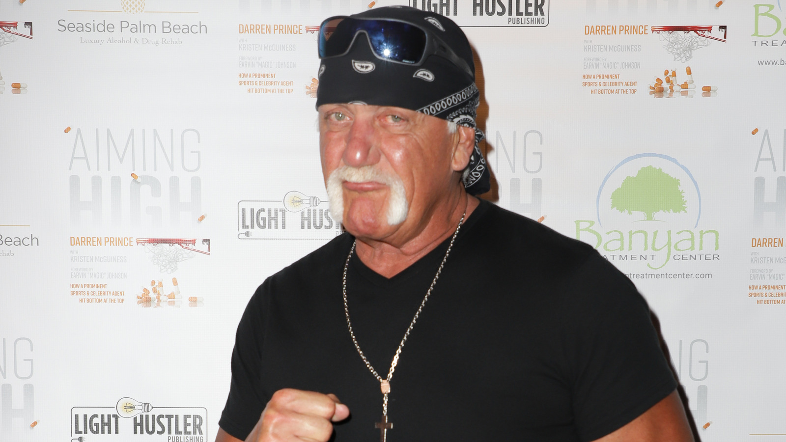 El miembro del Salón de la Fama de la WWE, Hulk Hogan, habla sobre su lucha libre profesional en el Monte Rushmore