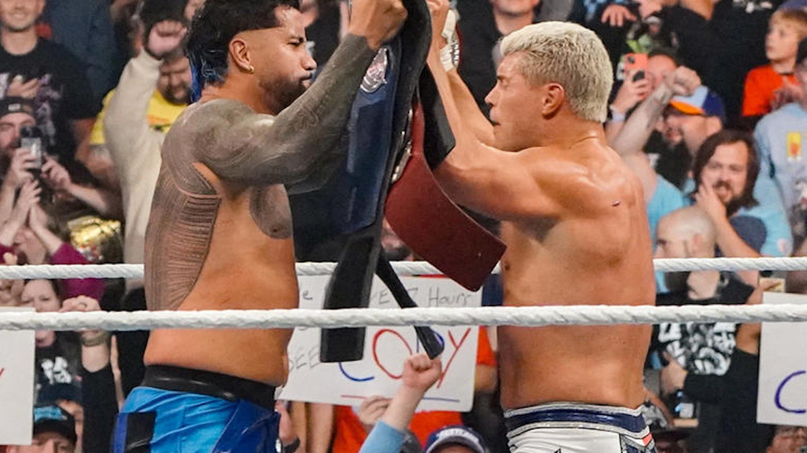 Cody Rhodes y Jey Uso vencieron a Sami Zayn y Kevin Owens en la primera defensa del título en WWE Raw