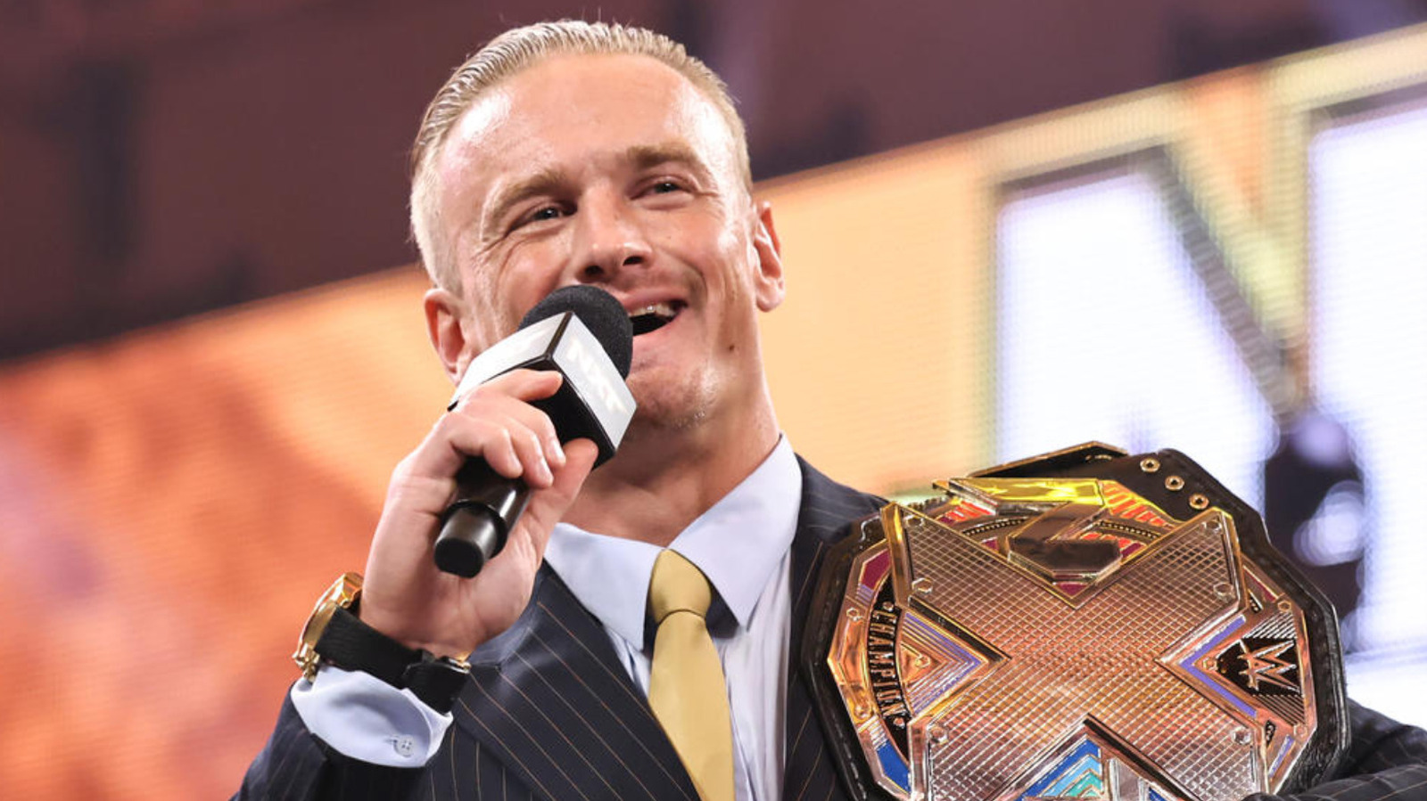 Ilja Dragunov gana la trilogía con Carmelo Hayes y retiene el título de WWE NXT
