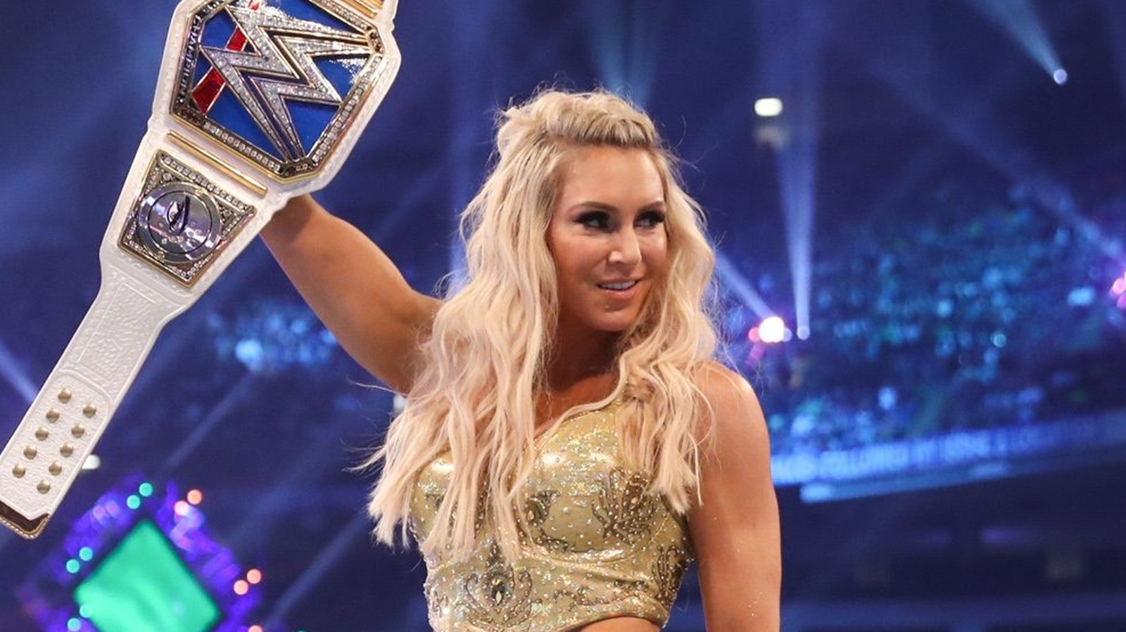 La miembro del Salón de la Fama de la WWE Molly Holly habla sobre lo que hace grandiosa a Charlotte Flair