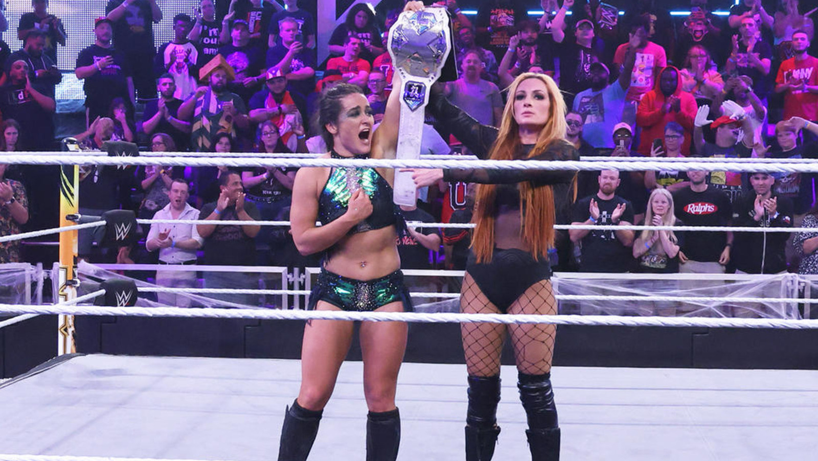 Lyra Valkyria habla sobre cómo se sintió luchar contra Becky Lynch por el título femenino de WWE NXT