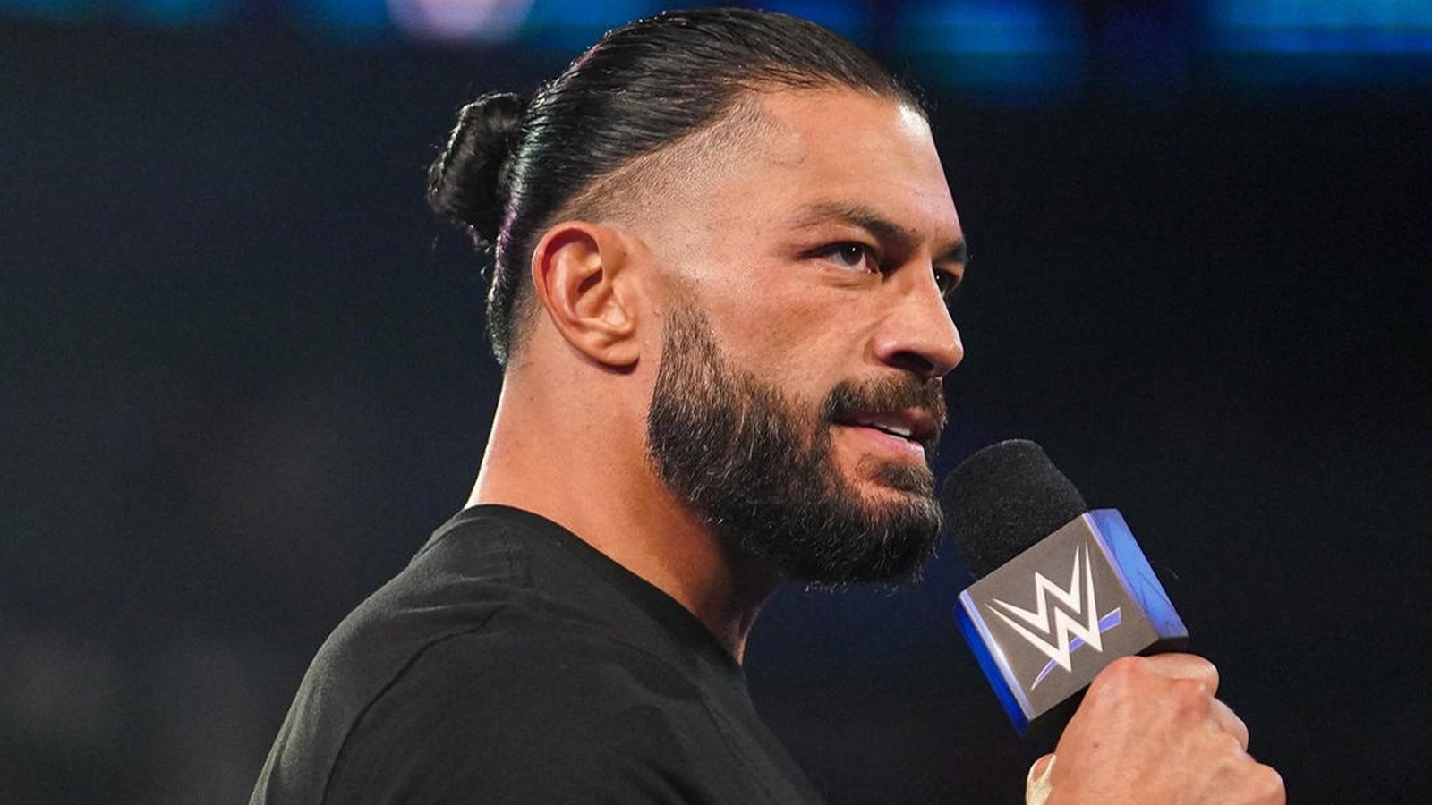 Roman Reigns se promociona a sí mismo como 'la única megaestrella de la WWE'