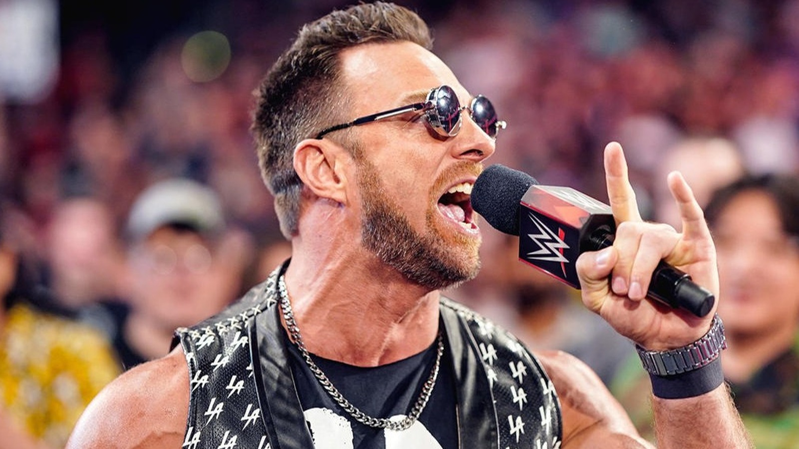 Sin querer tocar su propia bocina, LA Knight evalúa su ascenso a la WWE