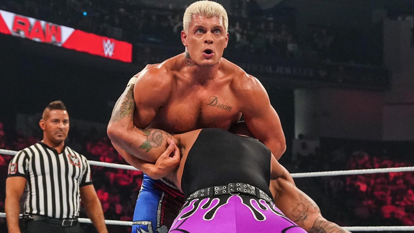 Cody Rhodes de WWE compara a Damian Priest de Wrestling Judgment Day con una pelea anterior de ROH