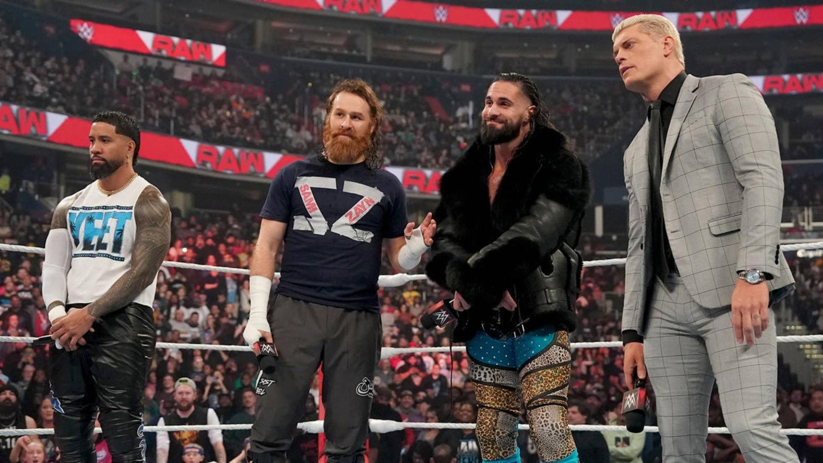 Cody Rhodes se burla del aspecto 'cohesivo' del equipo de WWE Survivor Series (pero no de la pintura facial)