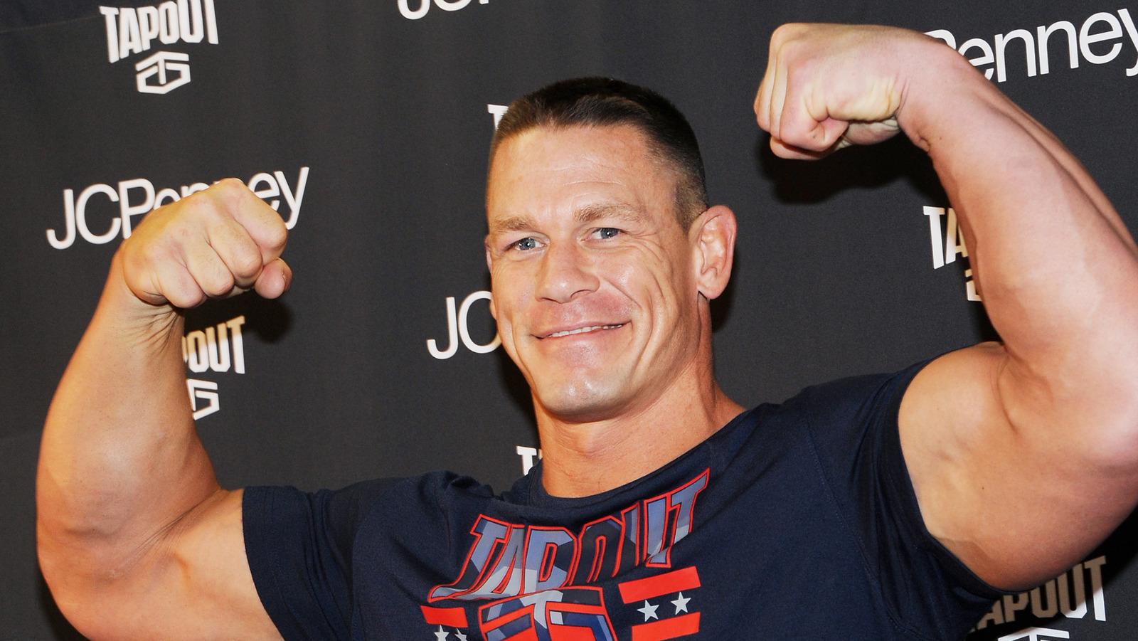 John Cena se somete a una cirugía de brazo exitosa (nuevamente) y celebra 'dos ​​brazos reparados'