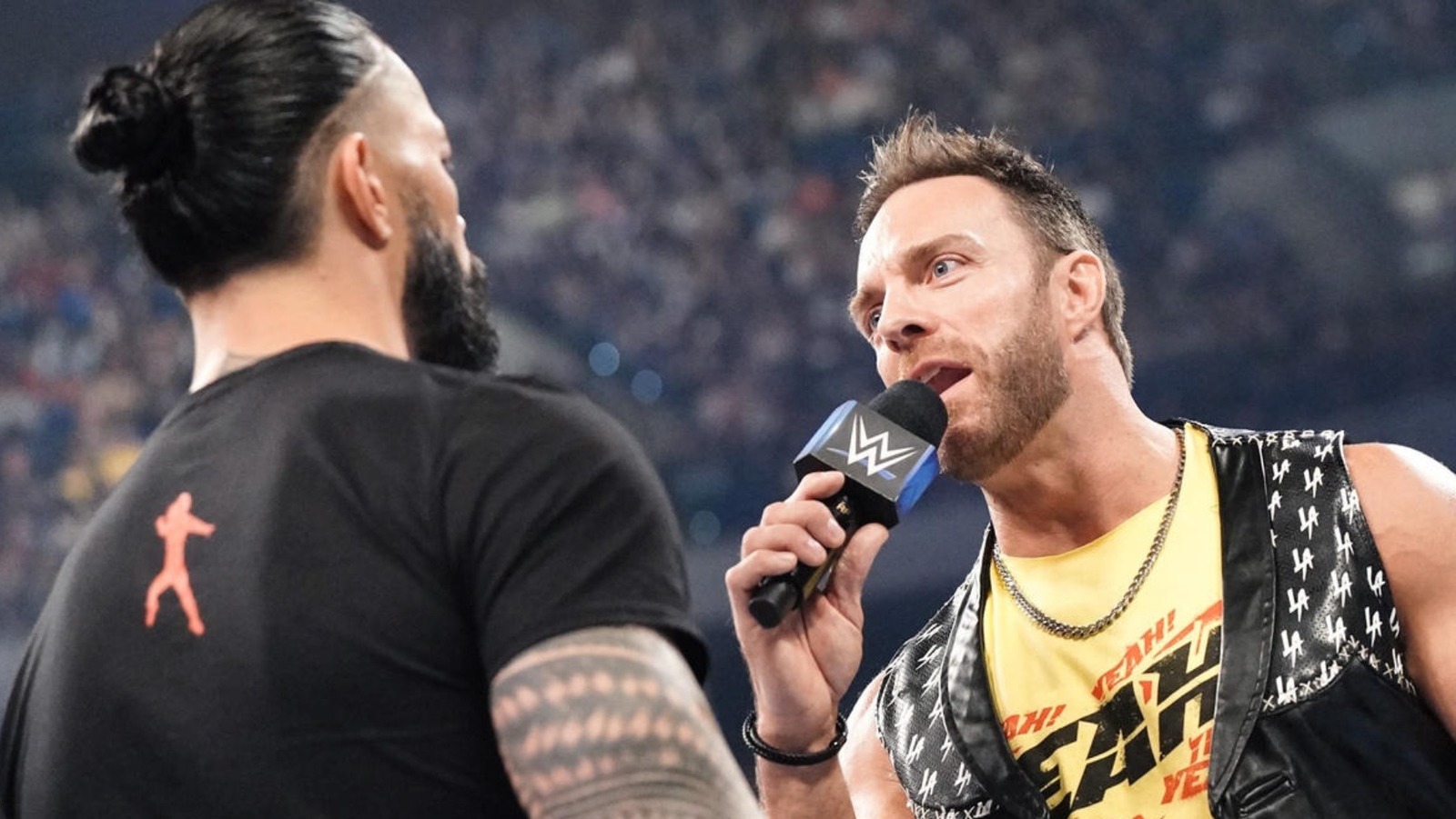 LA Knight se muestra sincero sobre la carrera por el título de la WWE de Roman Reigns antes del Crown Jewel Showdown