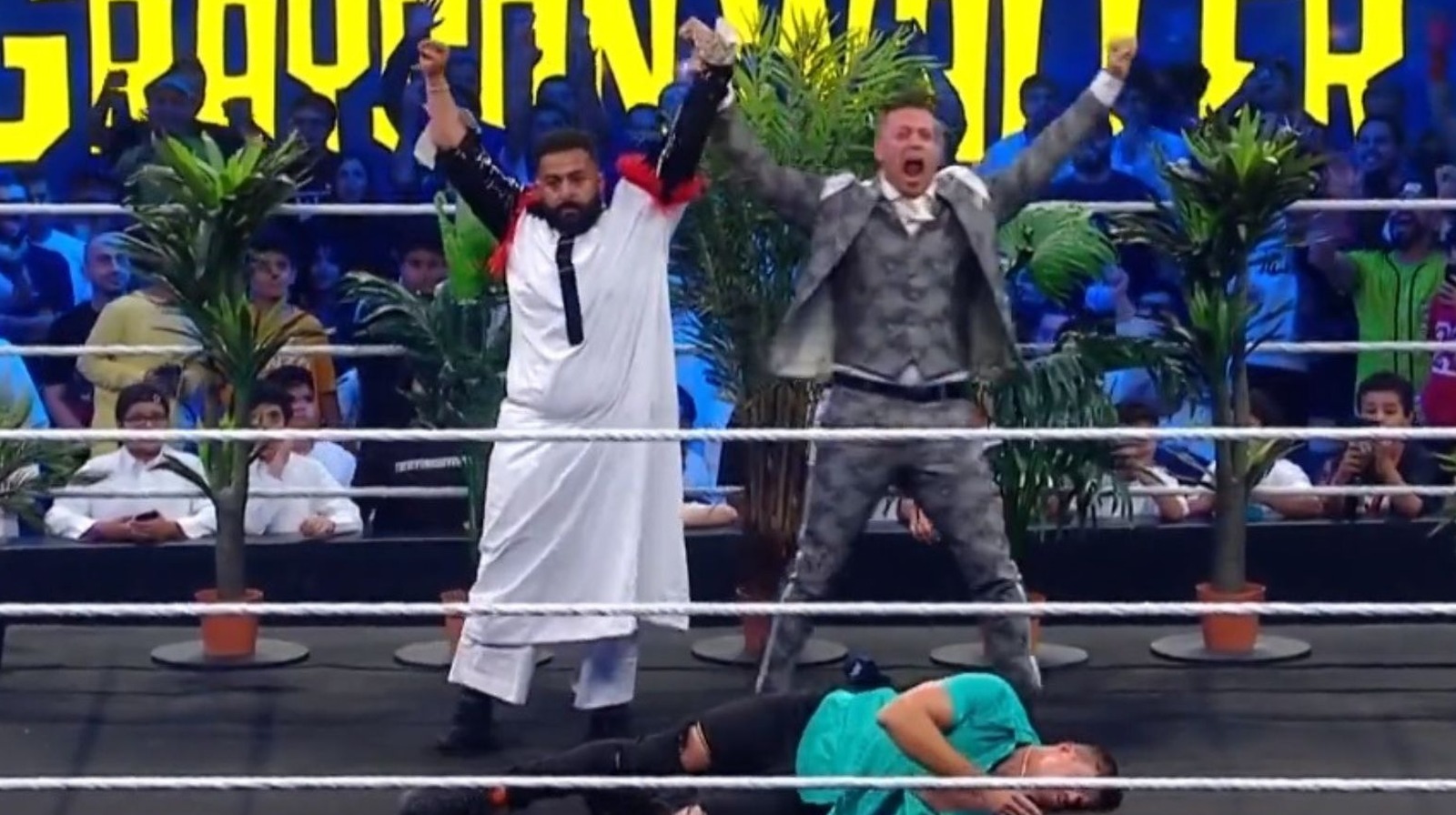 La estrella de cine saudita Ibrahim Al Hajjaj derrota a Grayson Waller en WWE Crown Jewel