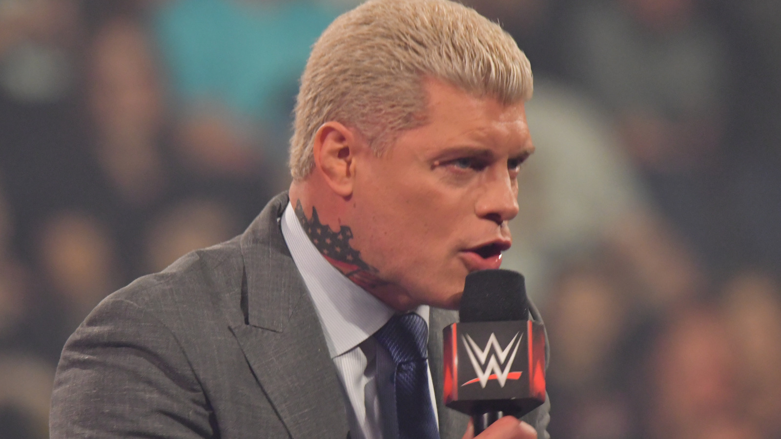 Por qué Eric Bischoff dice que Cody Rhodes de la WWE exuda "clase y profesionalismo"