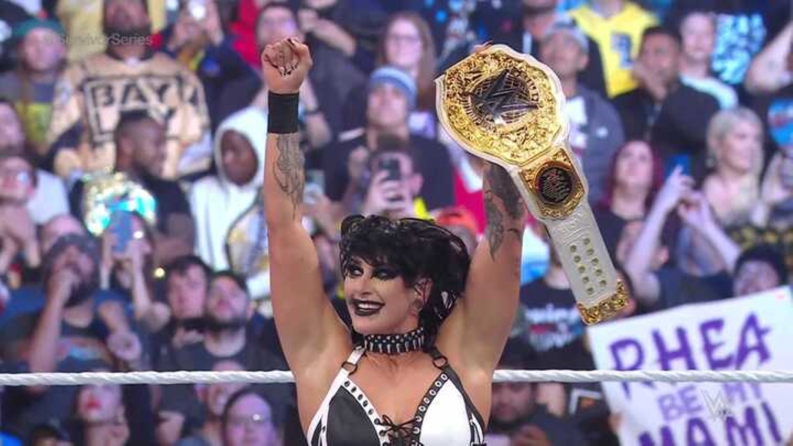 Rhea Ripley derrota a Zoey Stark y retiene el título mundial femenino en WWE Survivor Series
