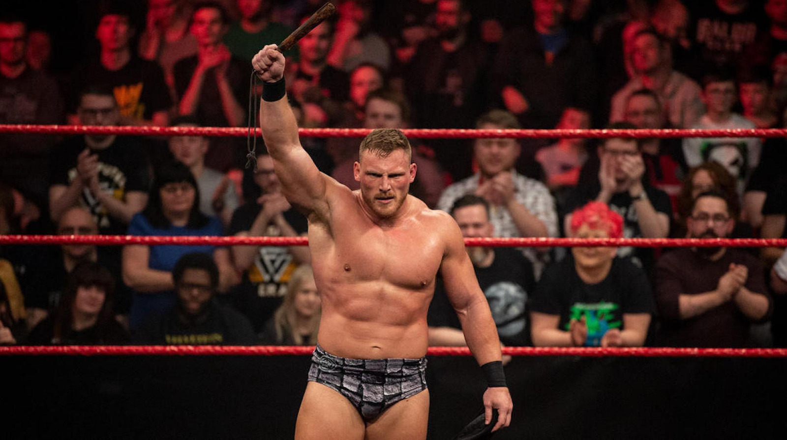 Ridge Holland abandona a Butch en WWE SmackDown Tag Match