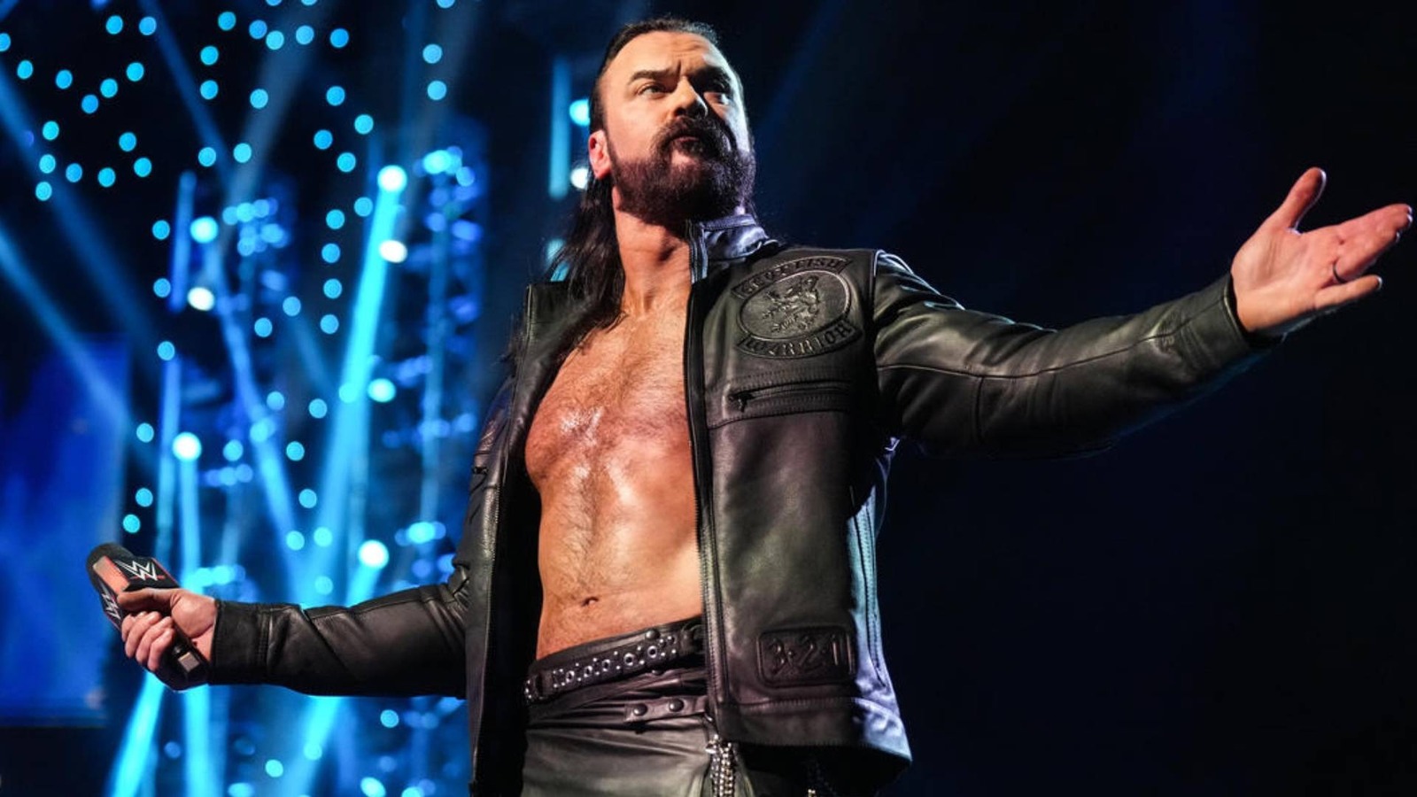 Se informa que Drew McIntyre sale corriendo de la arena después del evento principal de WWE Survivor Series