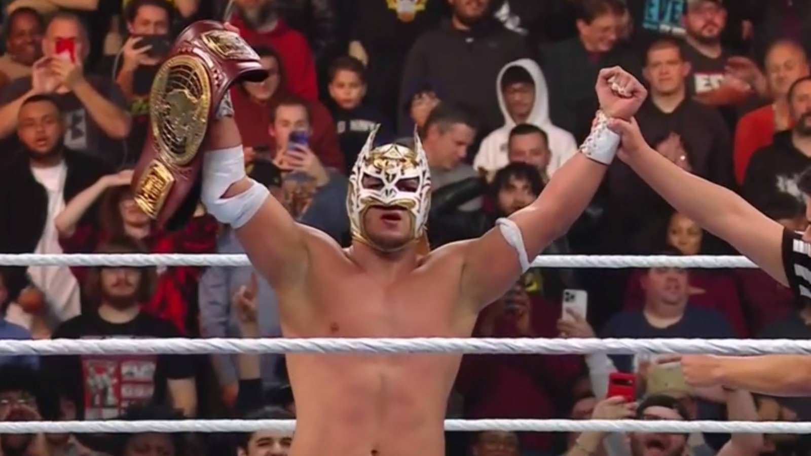 Dragon Lee derrota a Dominik Mysterio y gana el título norteamericano de NXT en la fecha límite
