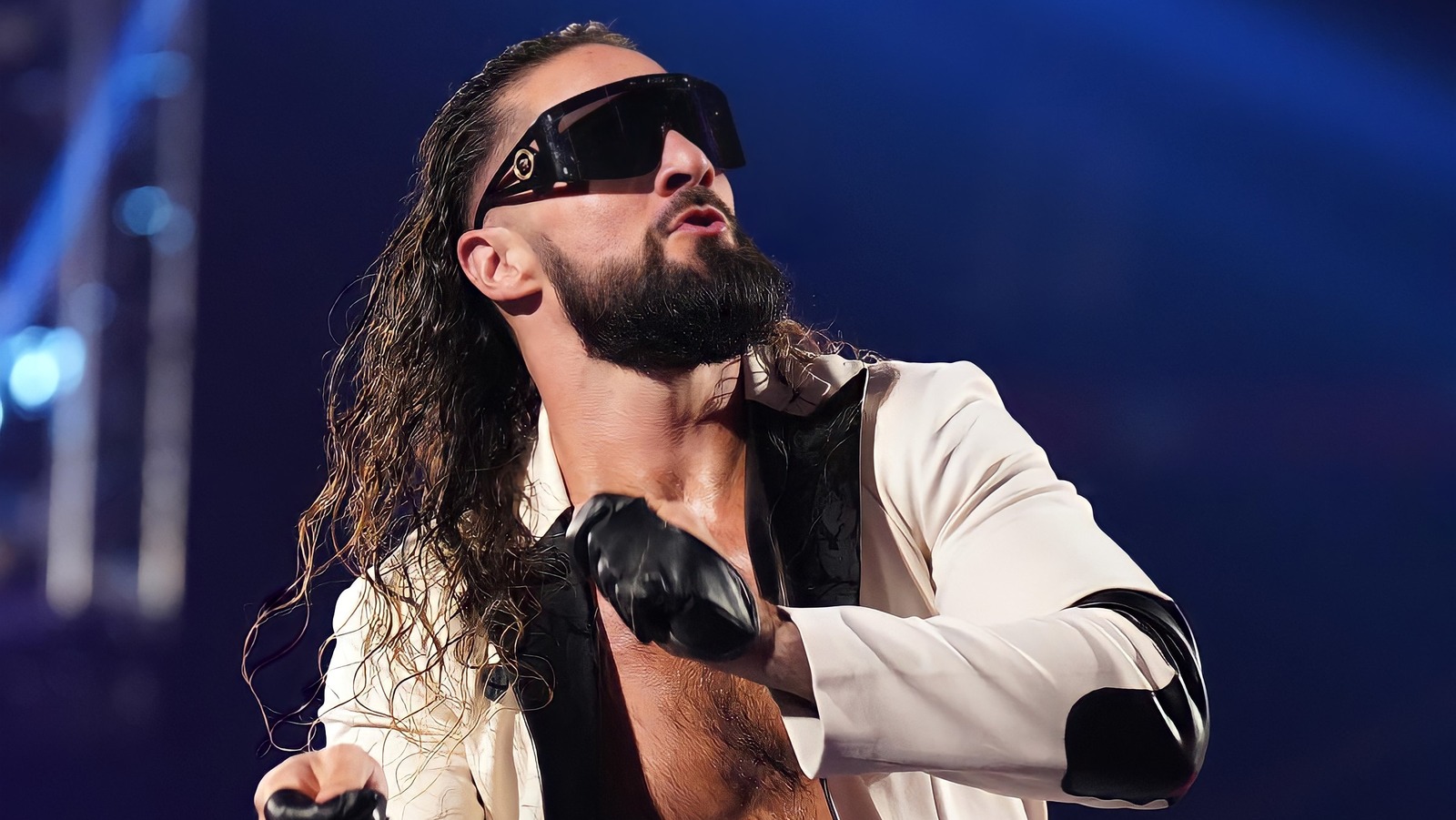 Seth Rollins derrota a Jey Uso en WWE Raw y retiene el campeonato mundial de peso pesado