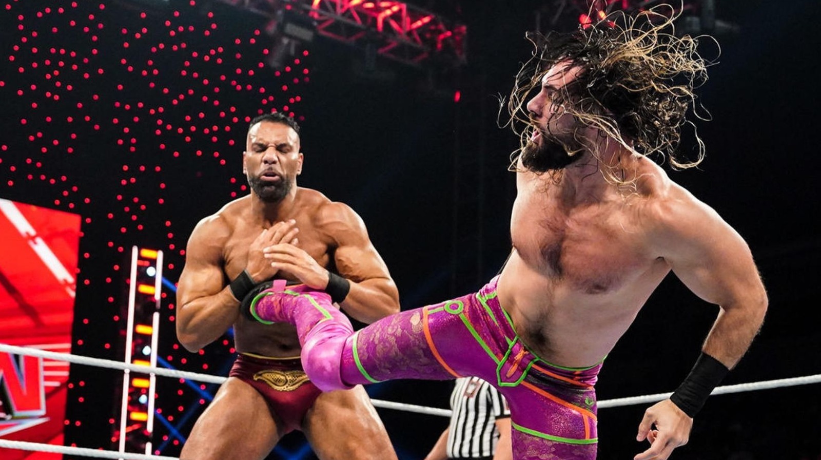 Actualización detrás del escenario sobre Seth Rollins después de una lesión reportada en el evento principal de WWE Raw