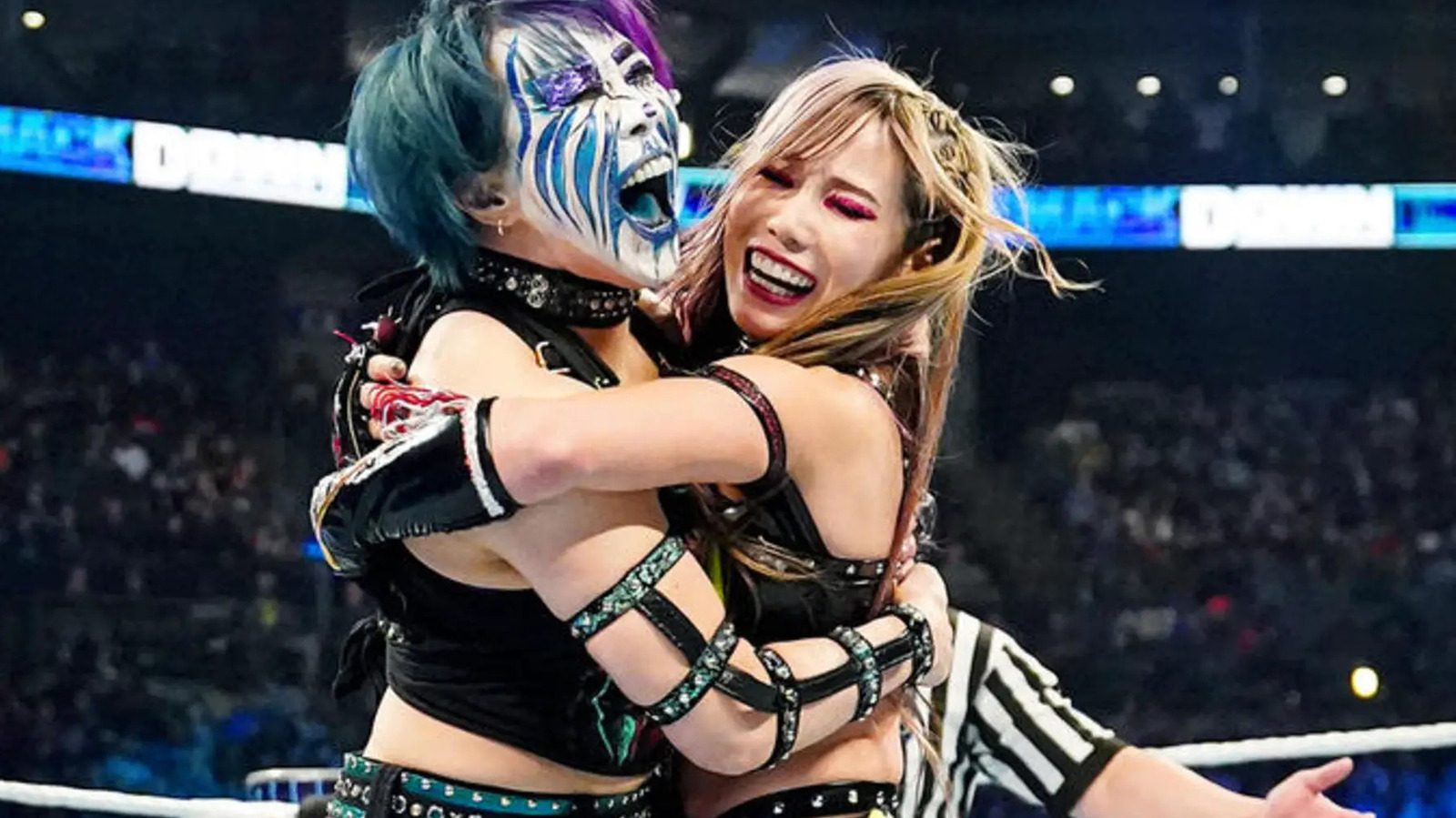 Asuka y Kairi Sane reclaman los títulos femeninos en parejas de la WWE por Damage CTRL en SmackDown
