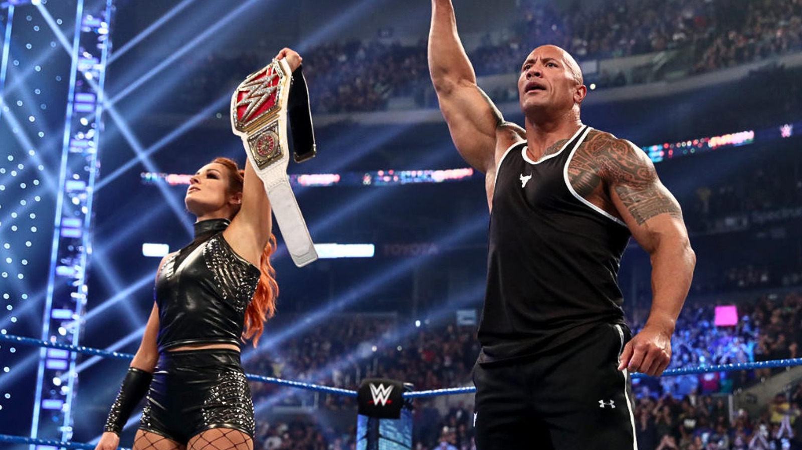 Becky Lynch comparte foto detrás del escenario con The Rock luego del regreso de WWE Raw
