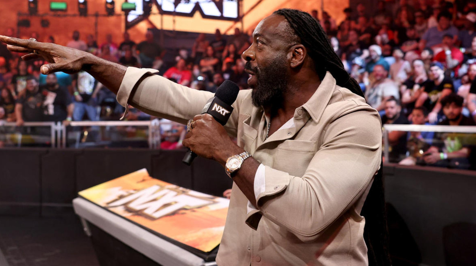 Booker T dice que esta estrella de WWE NXT irá 'directamente a la luna'