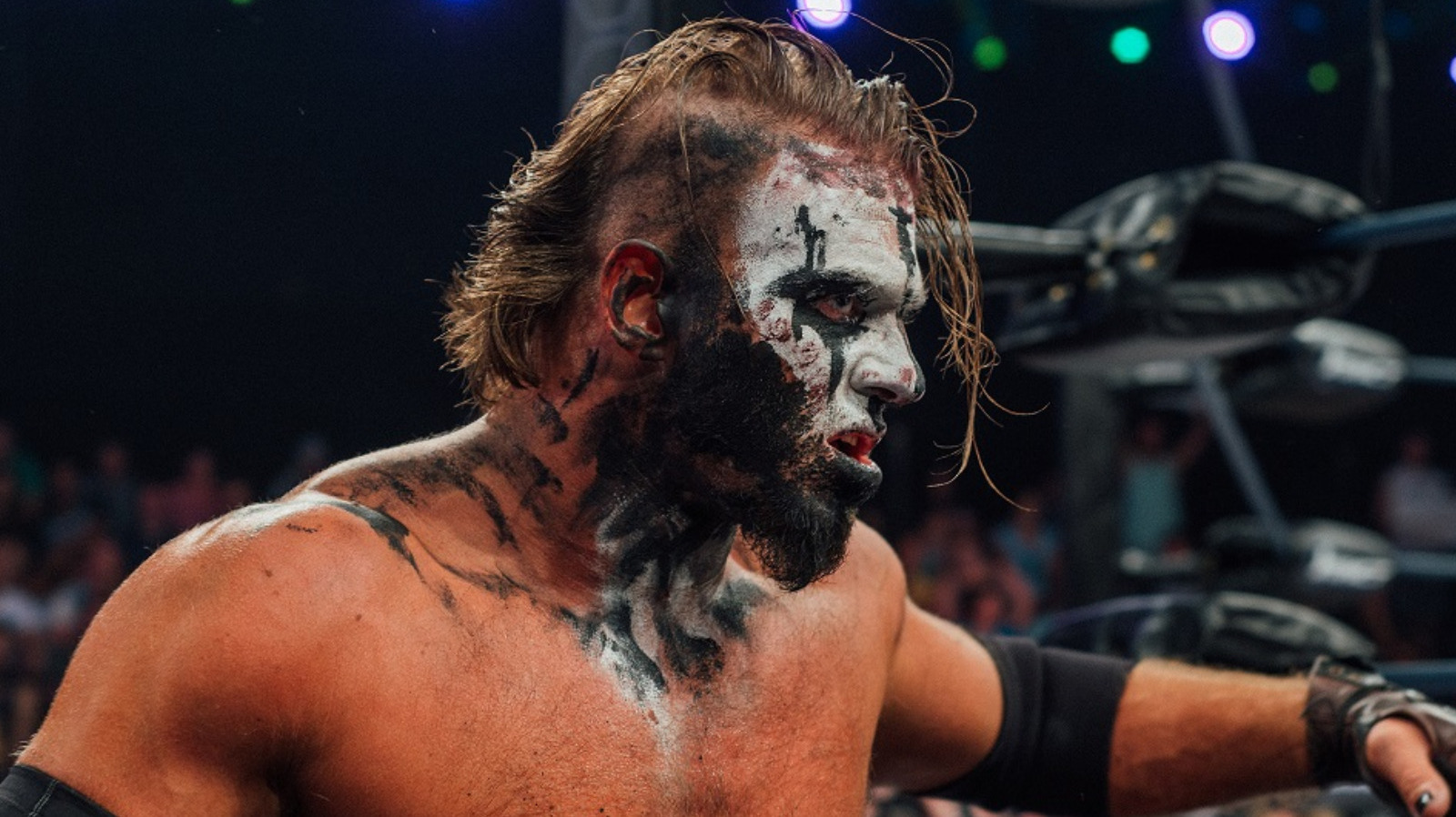 Crazzy Steve vence a Tommy Dreamer por el título de TNA Digital Media en el pre-show de Hard To Kill