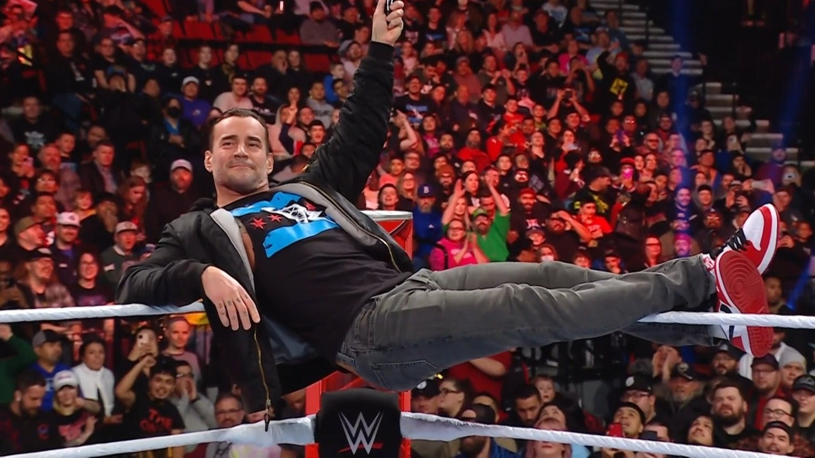 Drew McIntyre se declara para el Royal Rumble en un acalorado segmento de WWE Raw con CM Punk