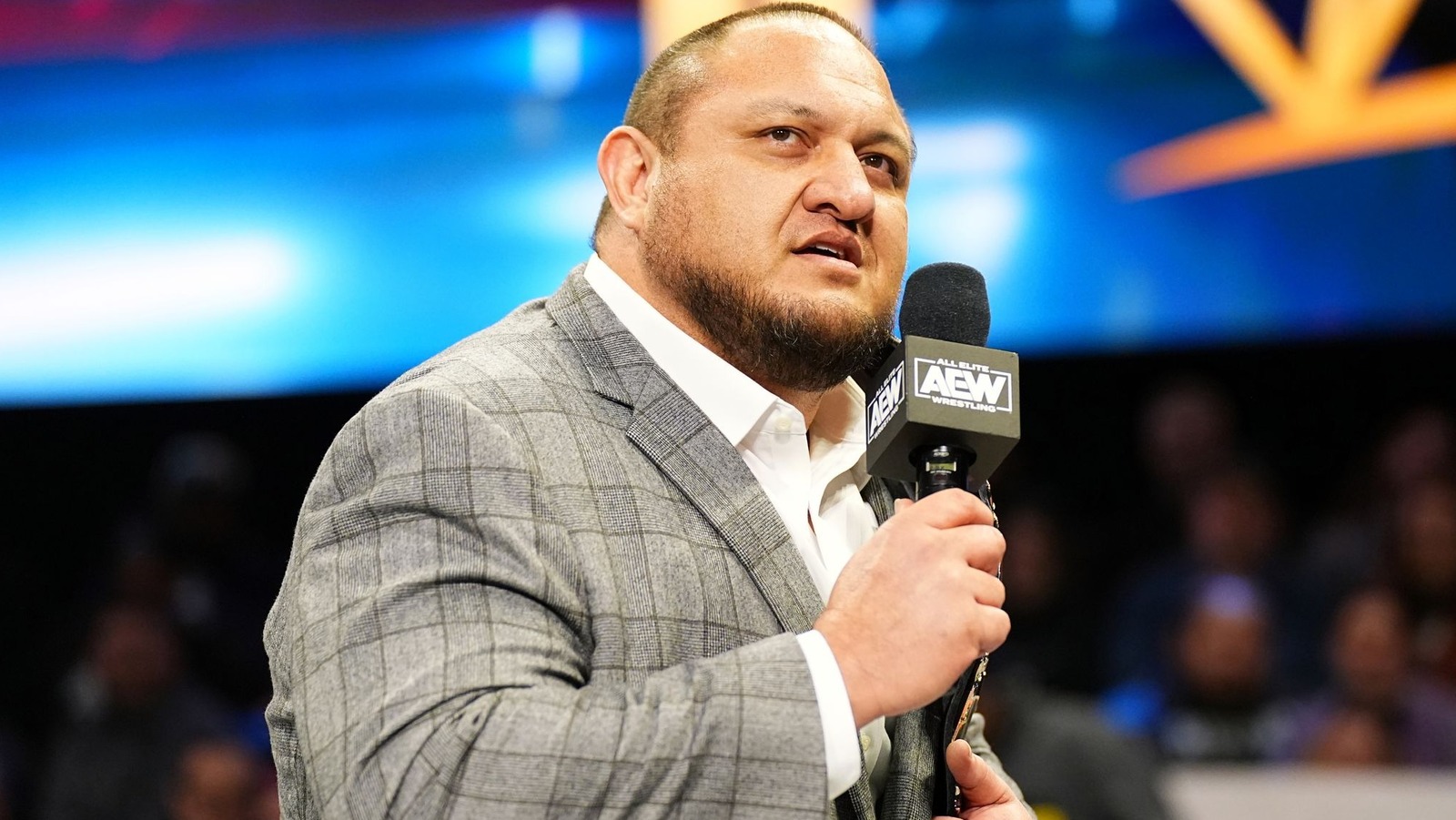 El campeón mundial de AEW, Samoa Joe, explica la negatividad del fandom en línea a pesar del auge de la lucha libre