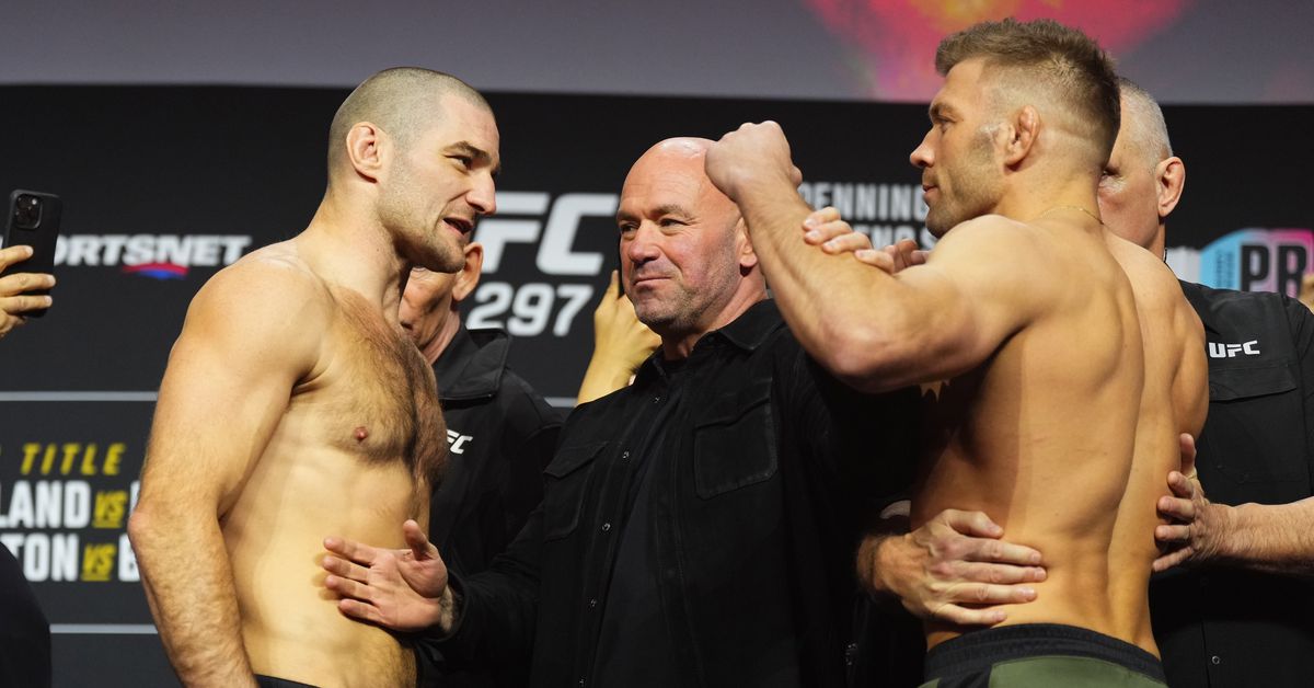 Enfrentamientos finales de UFC 297: Sean Strickland y Dricus du Plessis tienen una mirada extraña