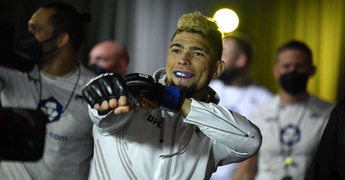 Johnny Walker defiende la pelea 'divertida' de UFC 300 con Alex Pereira: 'Alguien quedará noqueado'
