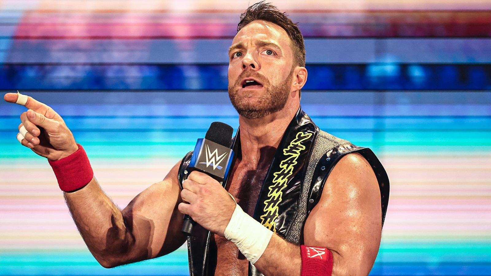 La estrella de la WWE LA Knight habla sobre la expectativa de ser despedido mientras era Max Dupri