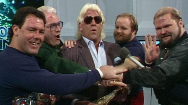 La leyenda de la WCW, Arn Anderson, recuerda el momento de los cuatro jinetes que provocó disturbios en los fanáticos