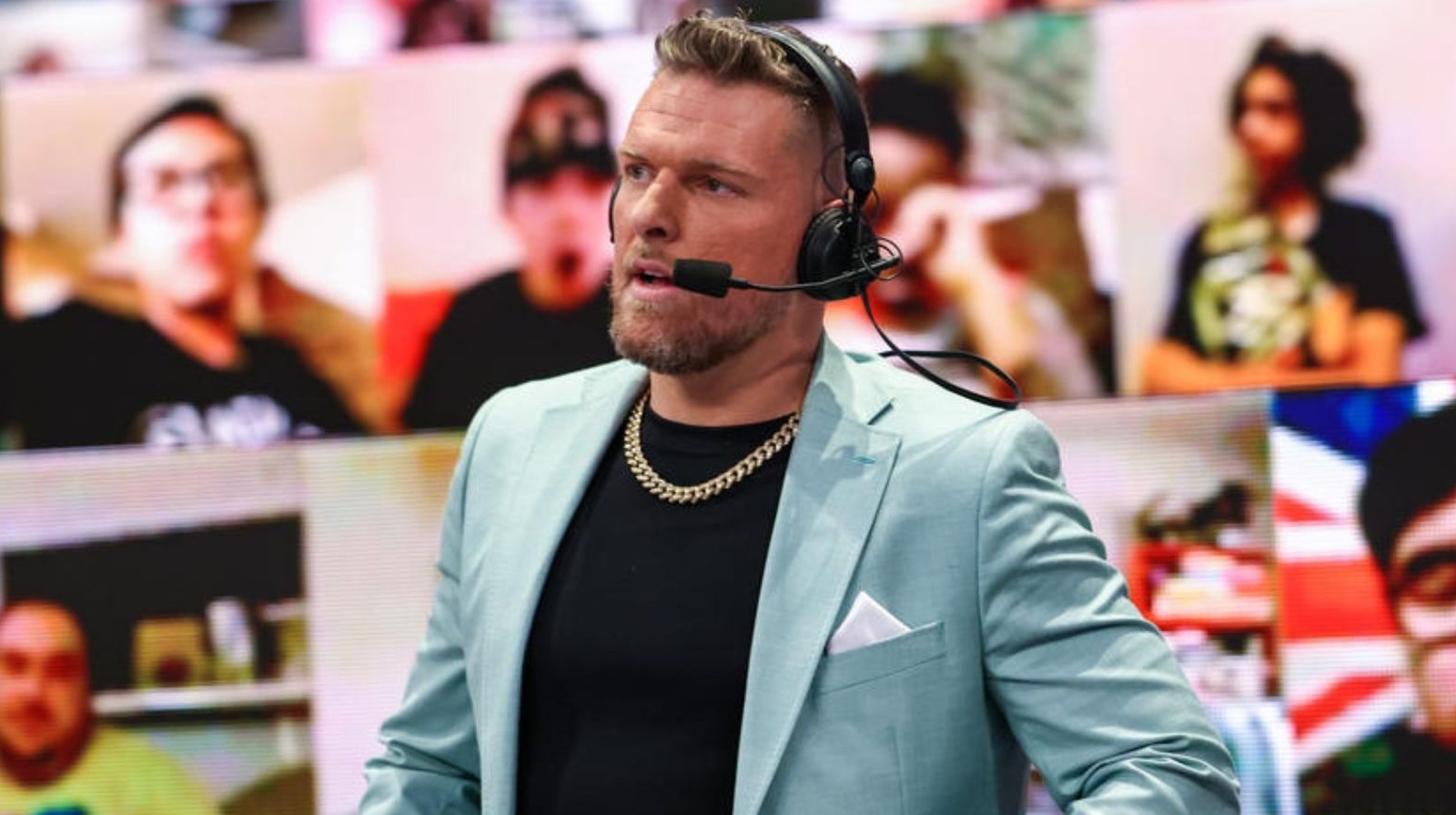 Pat McAfee reflexiona sobre el 'honor' de convocar WWE Royal Rumble 2024
