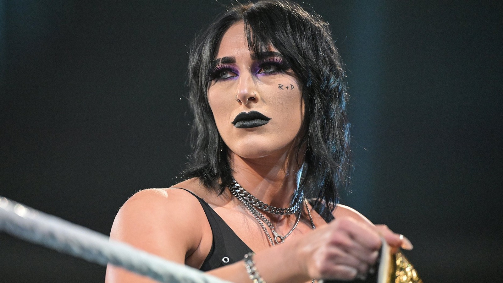 Rhea Ripley habla sobre cómo su personalidad la ayuda a conectarse con los fanáticos de la WWE