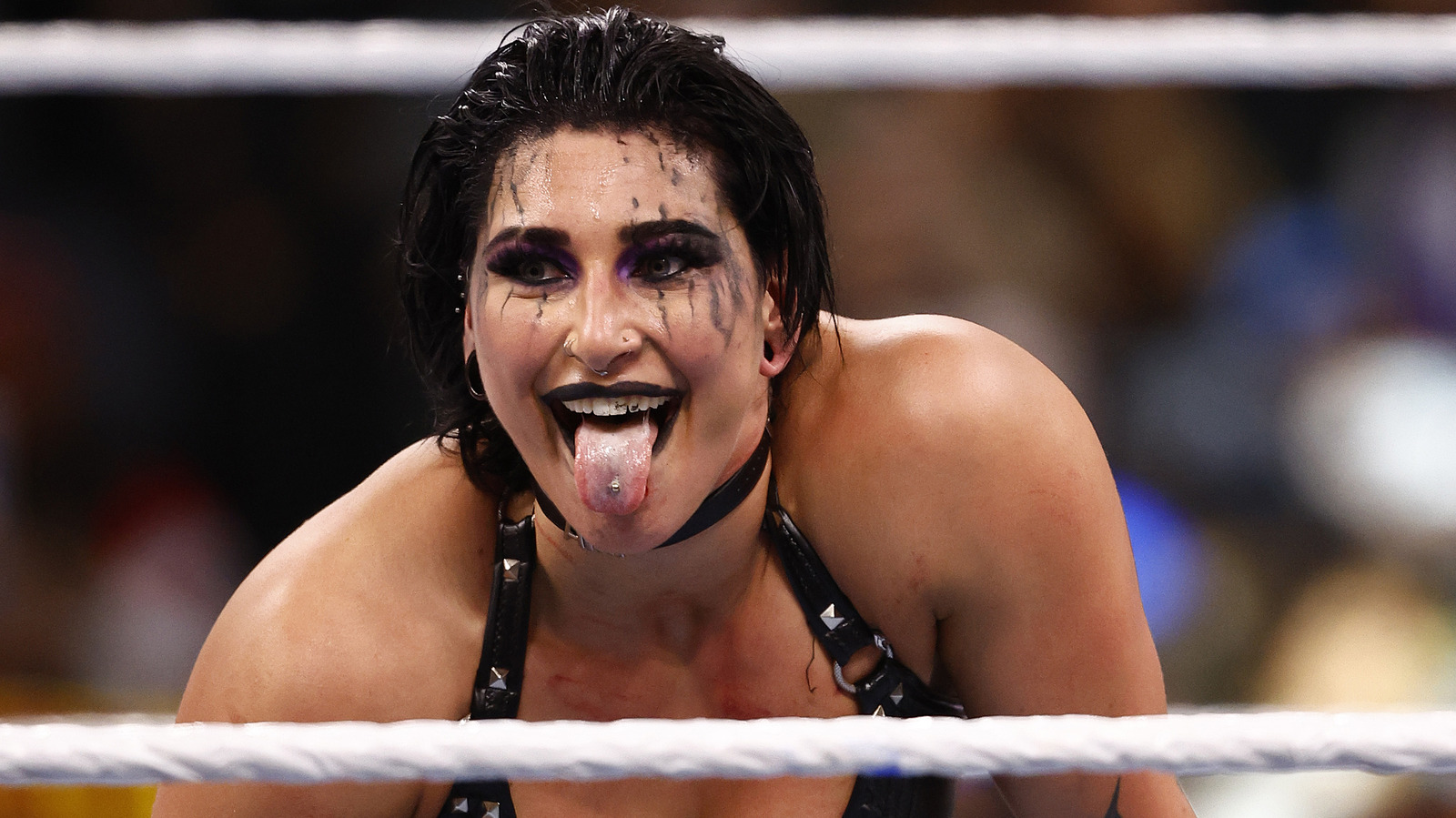 Rhea Ripley retiene el Campeonato Mundial Femenil WWE en la edición del día 1 de WWE Raw