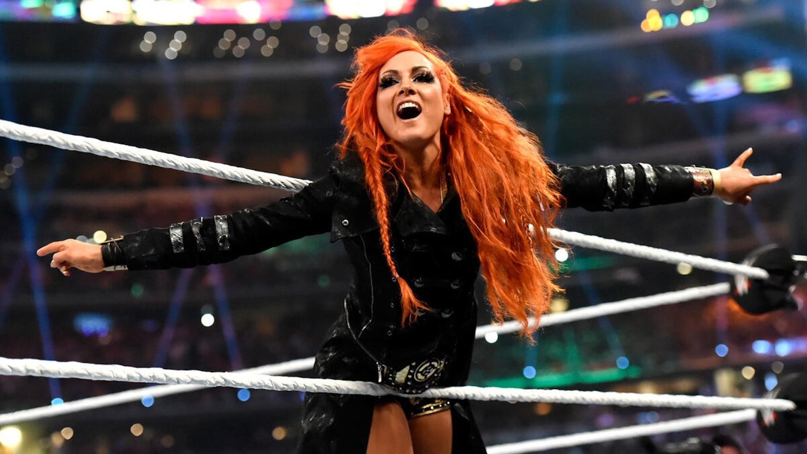 Becky Lynch sobrevive al campo para ganar el combate femenino de WWE Elimination Chamber 2024