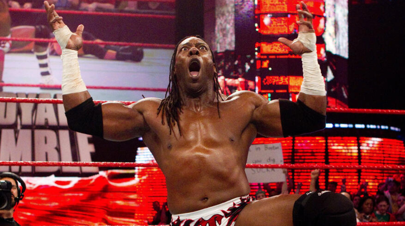 Booker T recuerda su trabajo con The Rock después de mudarse a la WWE desde la WCW