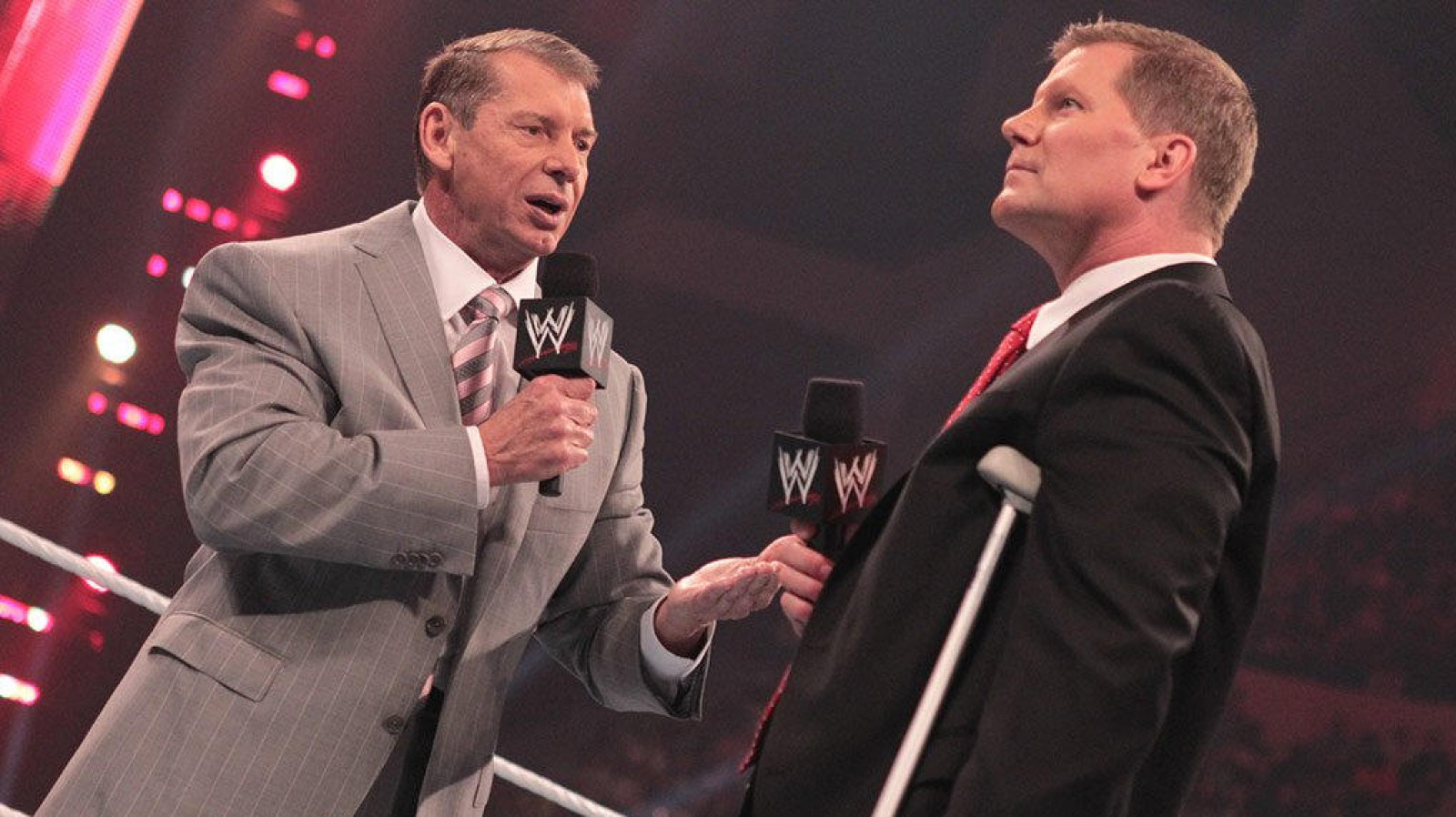 John Laurinaitis 'excitando' a Vince McMahon me deja boquiabierto