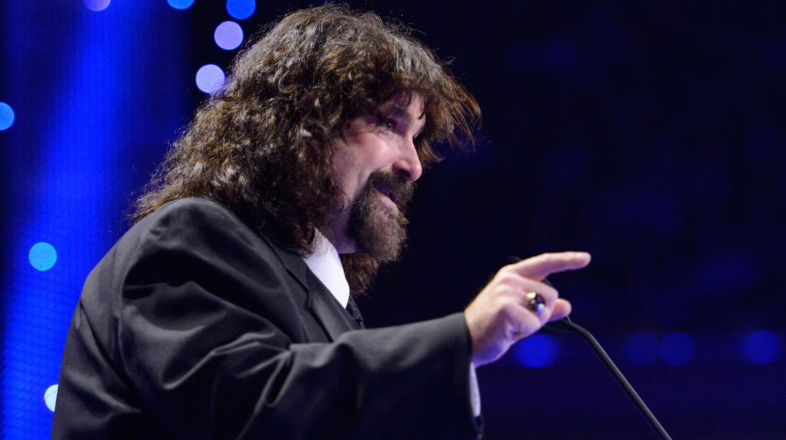 Mick Foley reflexiona sobre la presión que sintió por el combate WWE WrestleMania