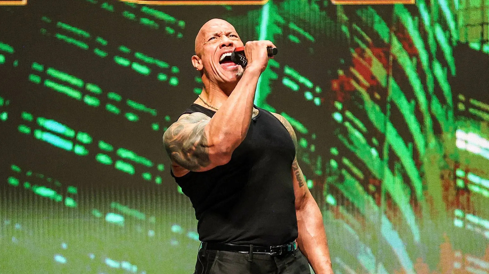 Noticias detrás del escenario sobre quién lanzó el Heel Turn de The Rock en la WWE