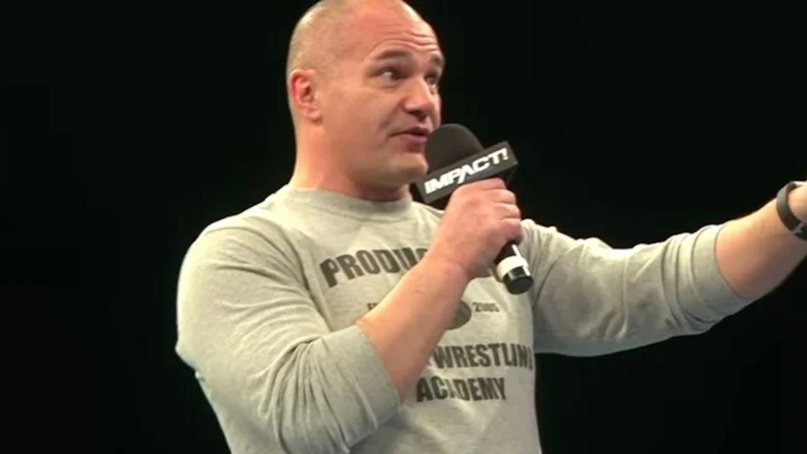 Por qué el productor de backstage de TNA, Lance Storm, 'insiste a todos' por cometer este error