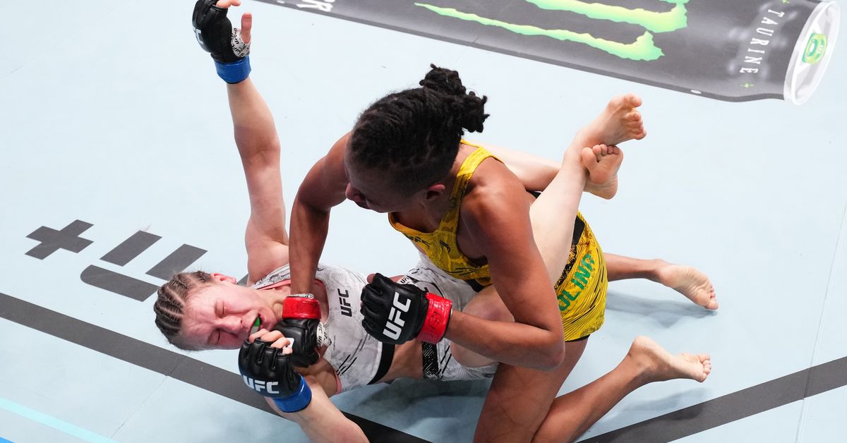 Video de UFC Vegas 85: Luana Carolina derrota a Julija Stoliarenko con un nocaut en el último segundo