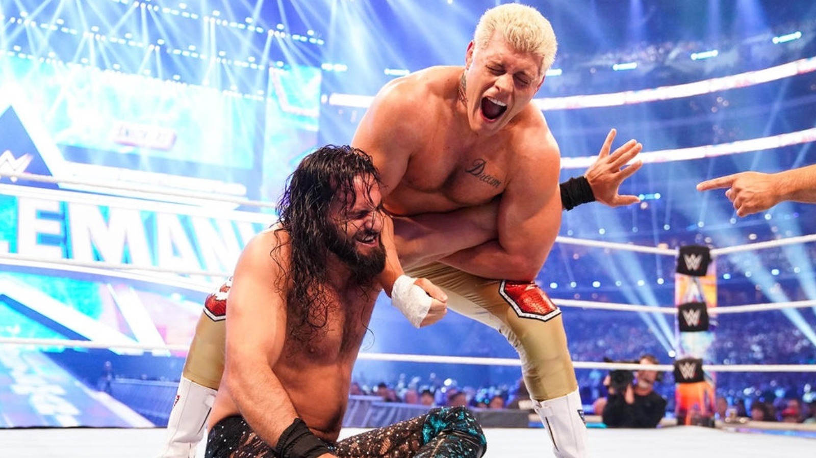 WWE anuncia planes para Cody Rhodes y Seth Rollins en Elimination Chamber 2024