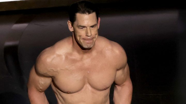 El miembro del Salón de la Fama de la WWE, Booker T, reacciona a la aparición de John Cena en los Oscar