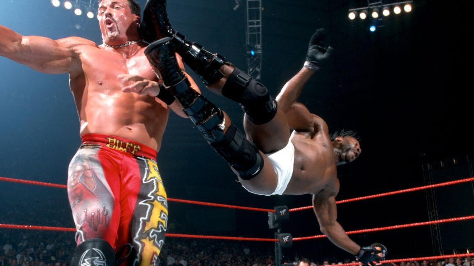 El miembro del Salón de la Fama de la WWE, Booker T, explica que no contribuyó al episodio DSOTR de Buff Bagwell