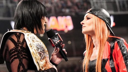 Becky Lynch critica duramente el reciente momento viral de Rhea Ripley en el evento en vivo de la WWE