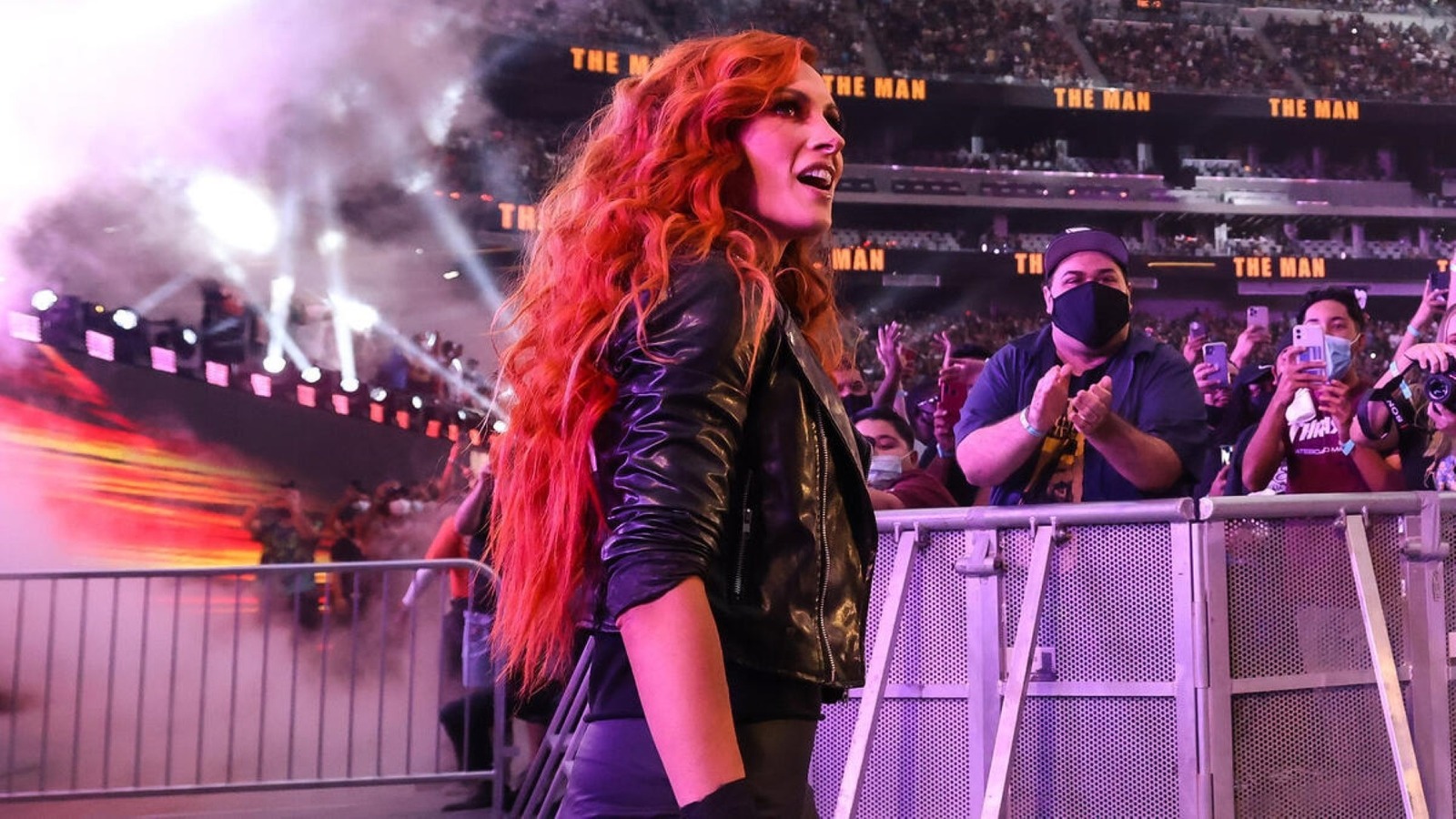 Becky Lynch de WWE recuerda haber trabajado en un bar y haber estudiado actuación en Chicago