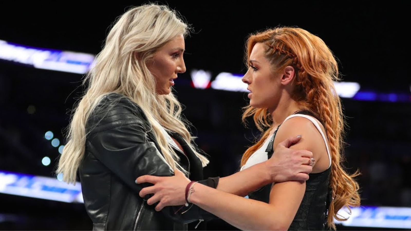 Becky Lynch habla sobre su relación con su compañera estrella de la WWE Charlotte Flair