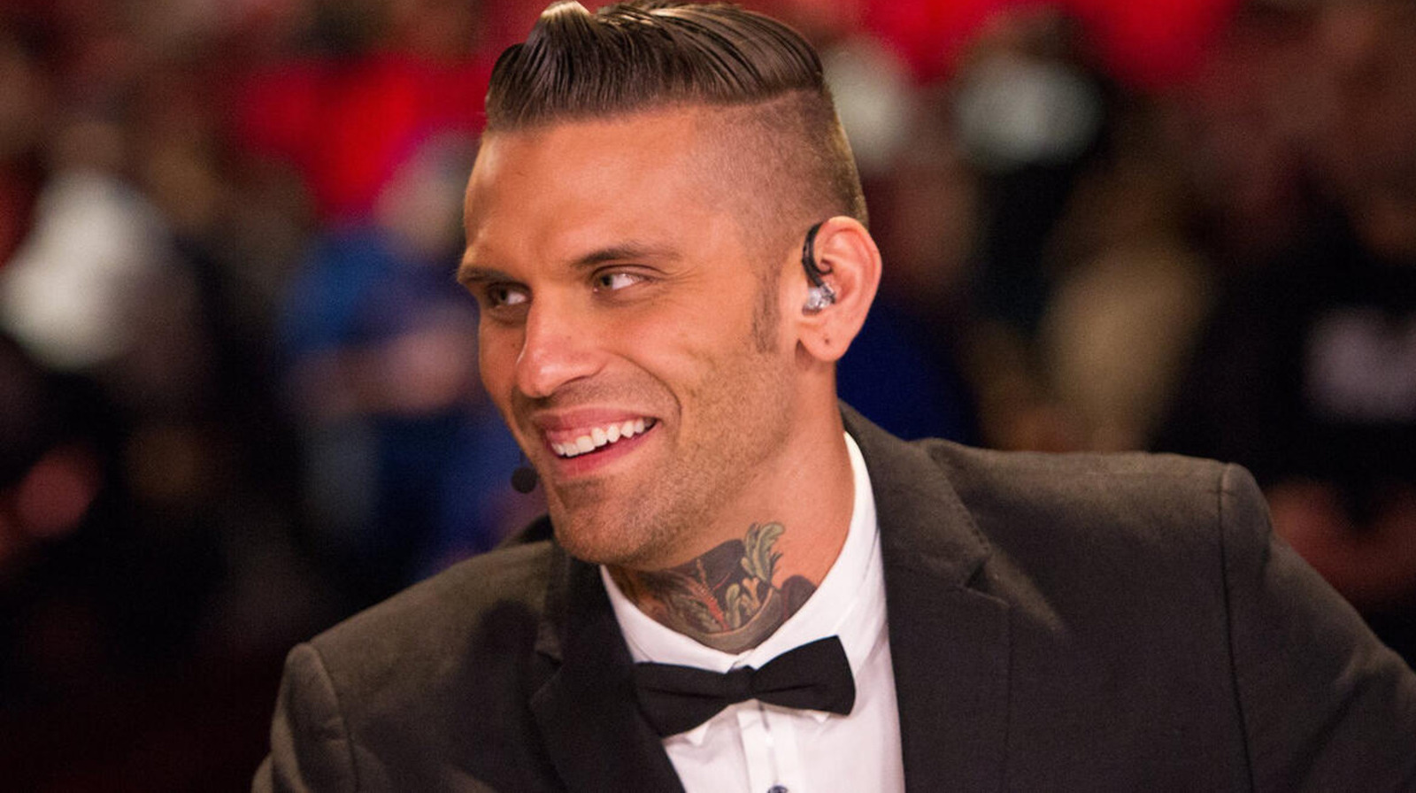 Corey Graves de WWE habla sobre la transición del comentario en color al juego por juego